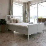 Charmful New Flat With Hill View Апартаменты