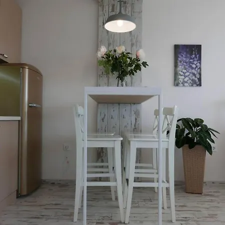 Charmful New Flat With Hill View Апартаменты *