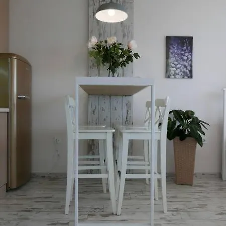 Apartment Charmful New Flat With Hill View *
