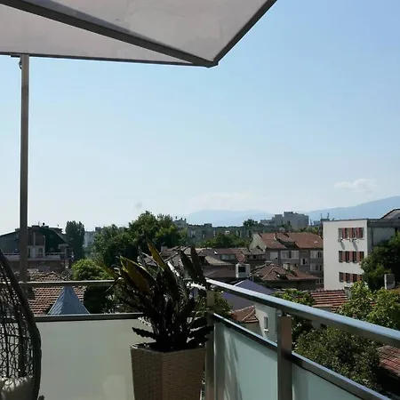 Charmful New Flat With Hill View *