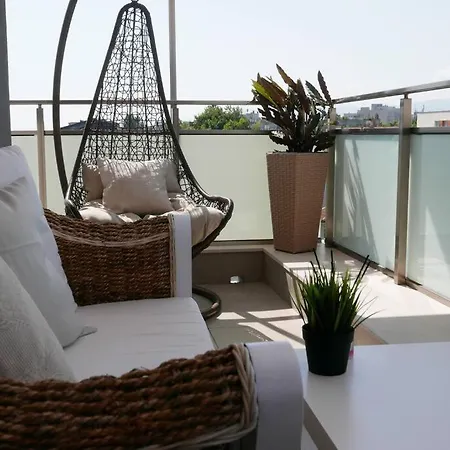 公寓 Charmful New Flat With Hill View *