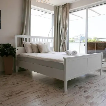 Charmful New Flat With Hill View Апартамент