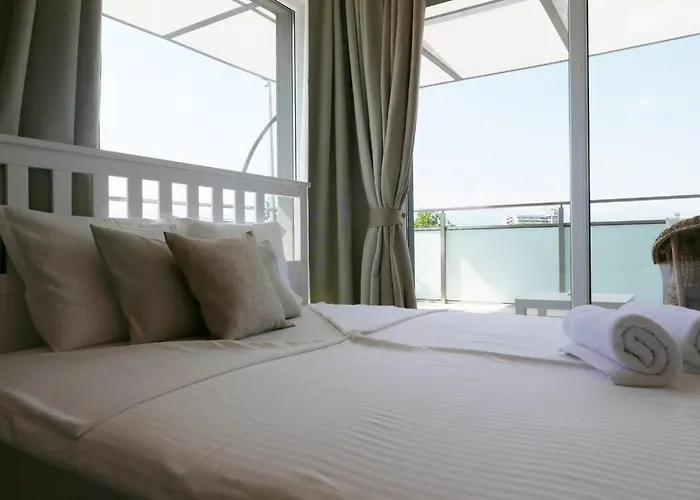 Apartamento Charmful New Flat With Hill View