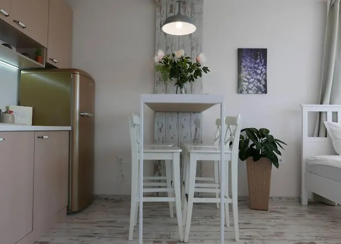 Charmful New Flat With Hill View 公寓 *