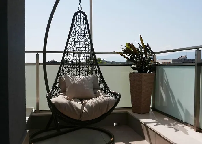 公寓 Charmful New Flat With Hill View *